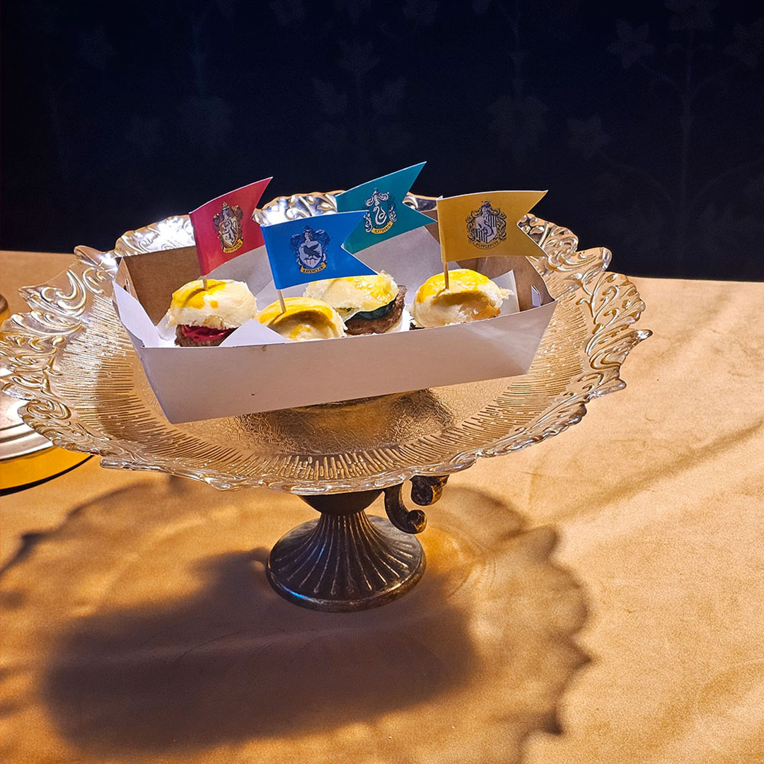 Pré-Show (Sala 05 - Mesa com Comidas e Bar)