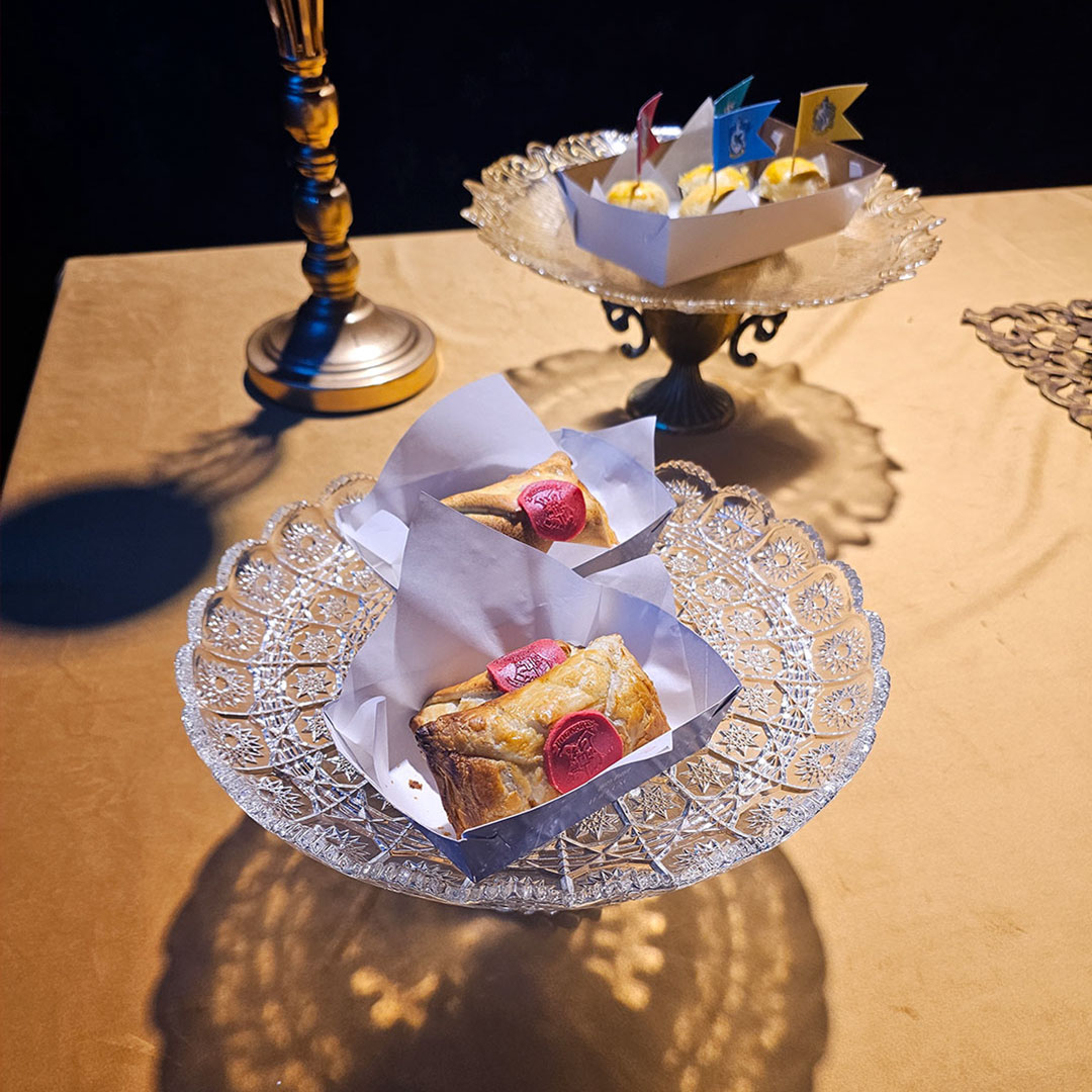 Pré-Show (Sala 05 - Mesa com Comidas e Bar)